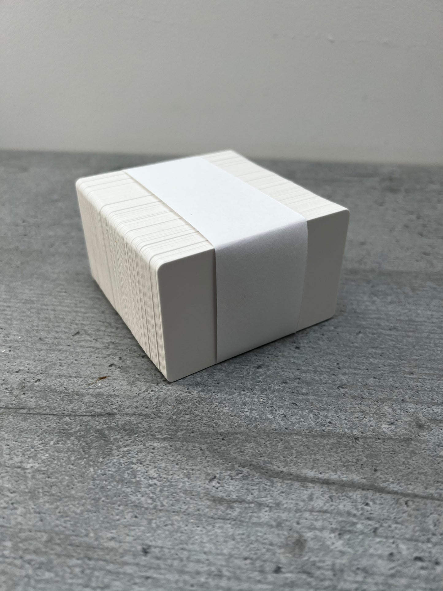 CR80 plain white paperboard card (100)